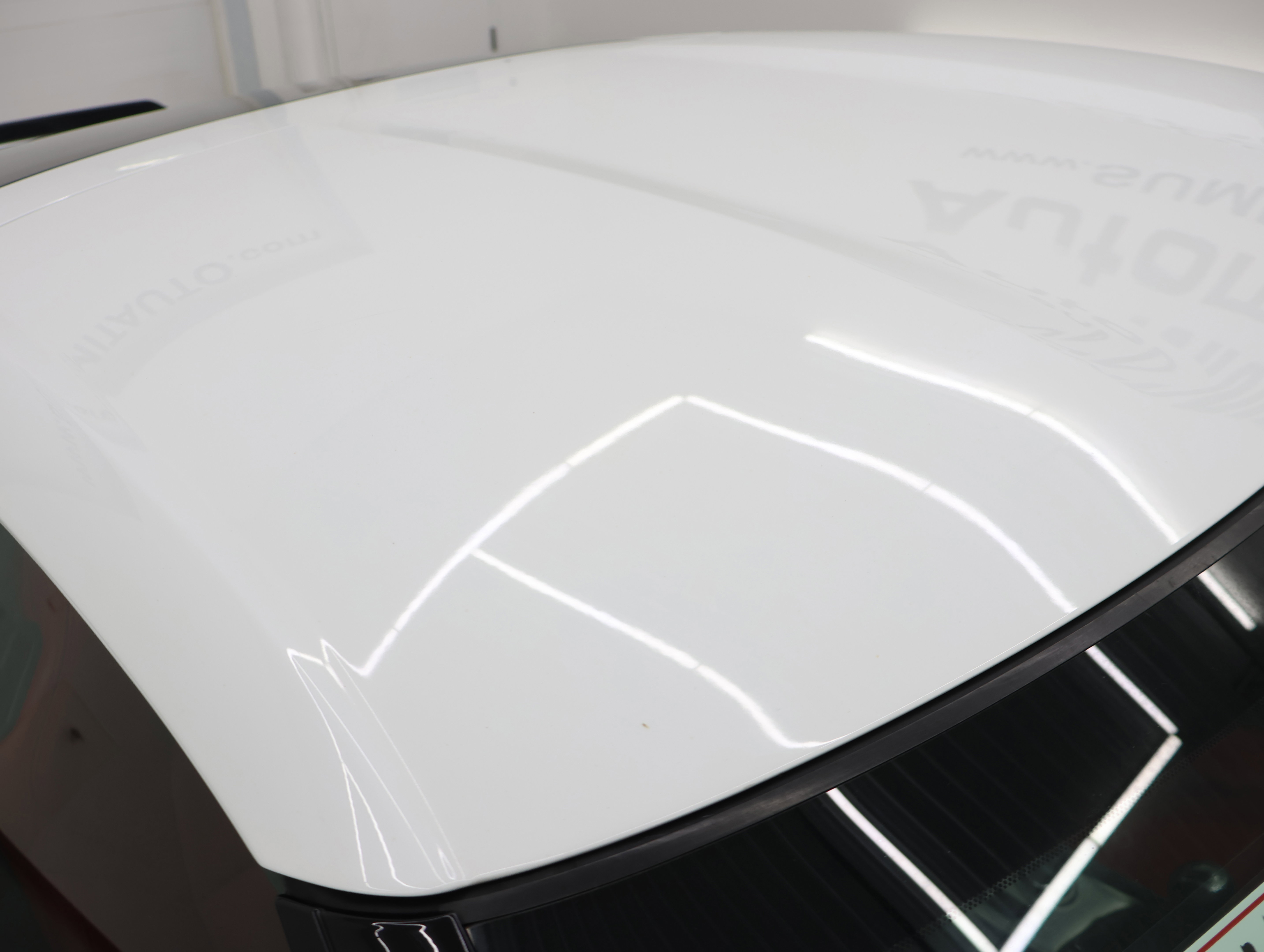 Used 2019 Chevrolet Corvette Stingray Coupe w/ 1LT RWD image 3