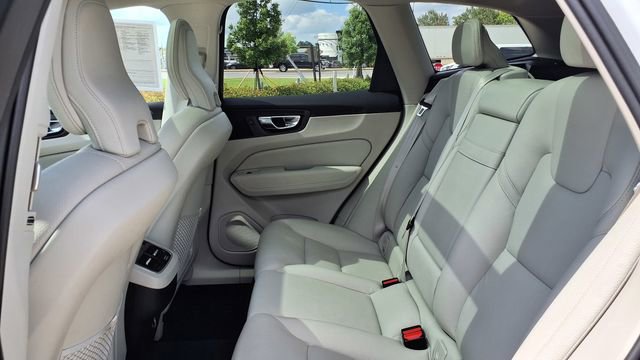 Used 2020 Volvo XC60 T5 Inscription image 17