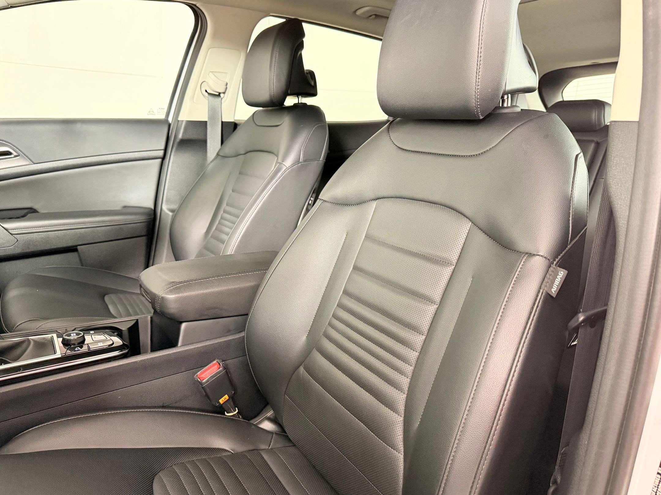 Used 2024 Kia Sportage SX image 21