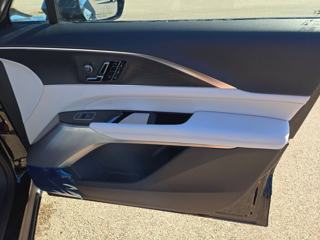 New 2026 Cadillac Lyriq Premium Luxury image 5