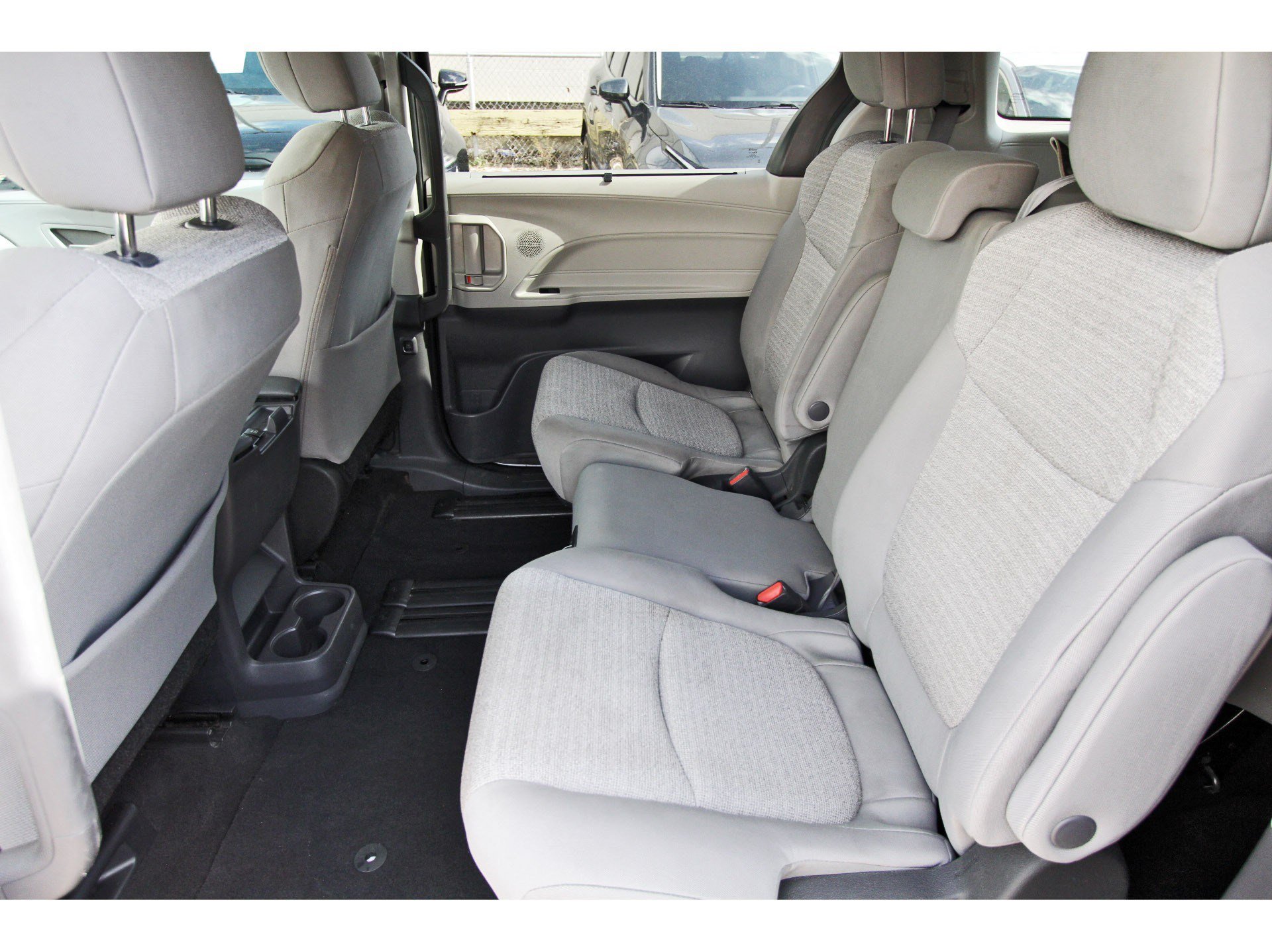 Used 2022 Toyota Sienna LE FWD image 10