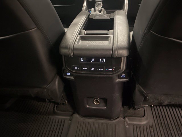 Used 2024 Toyota Grand Highlander AWD image 13