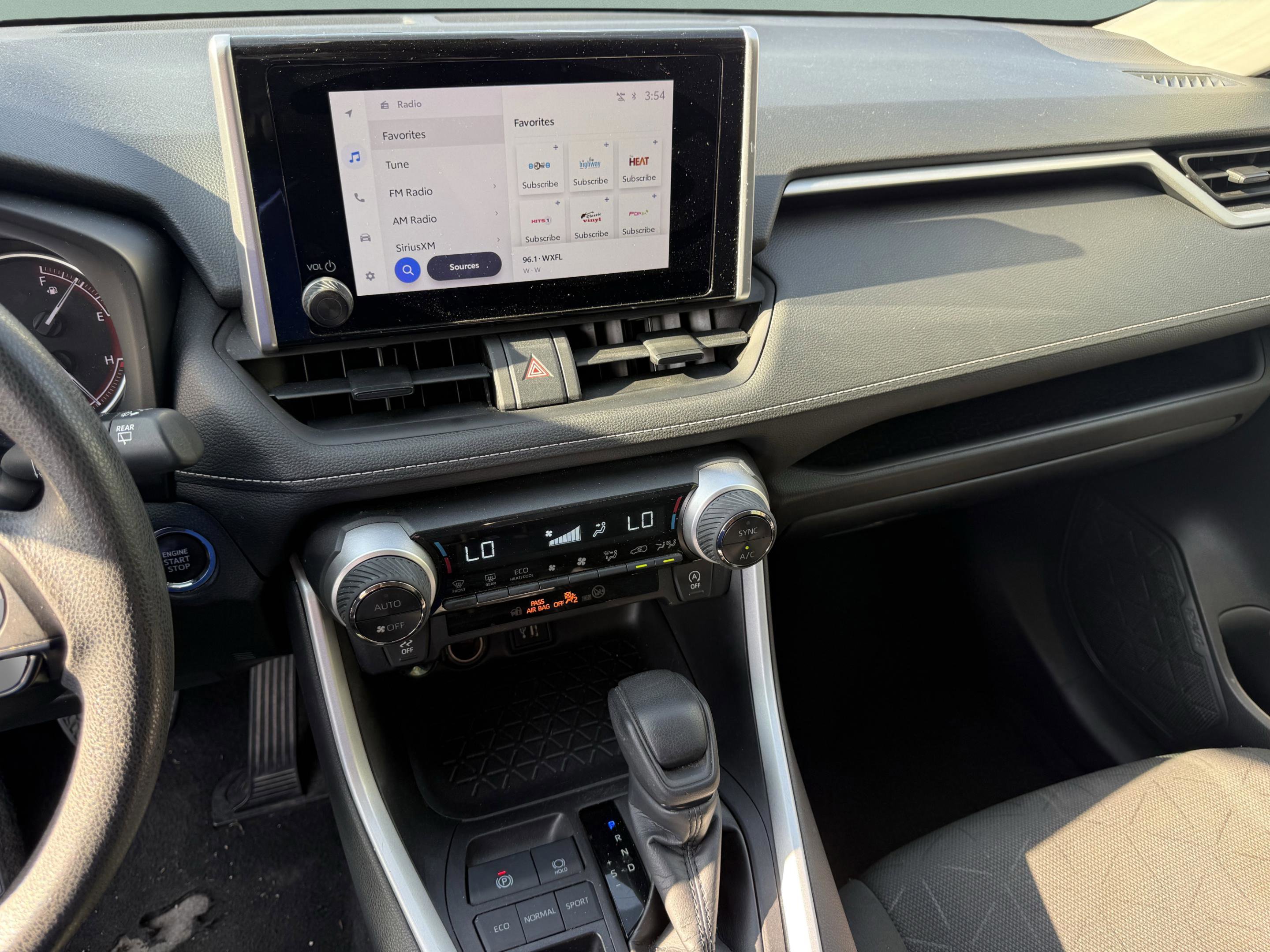 Used 2024 Toyota RAV4 XLE image 18