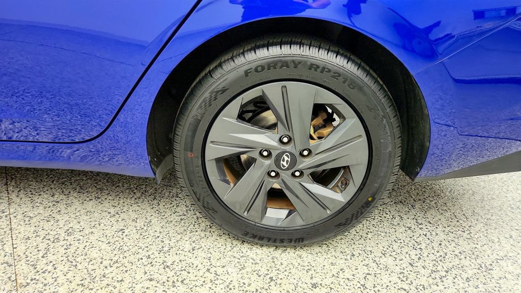 Used 2022 Hyundai Elantra SEL w/ Convenience Package FWD image 9