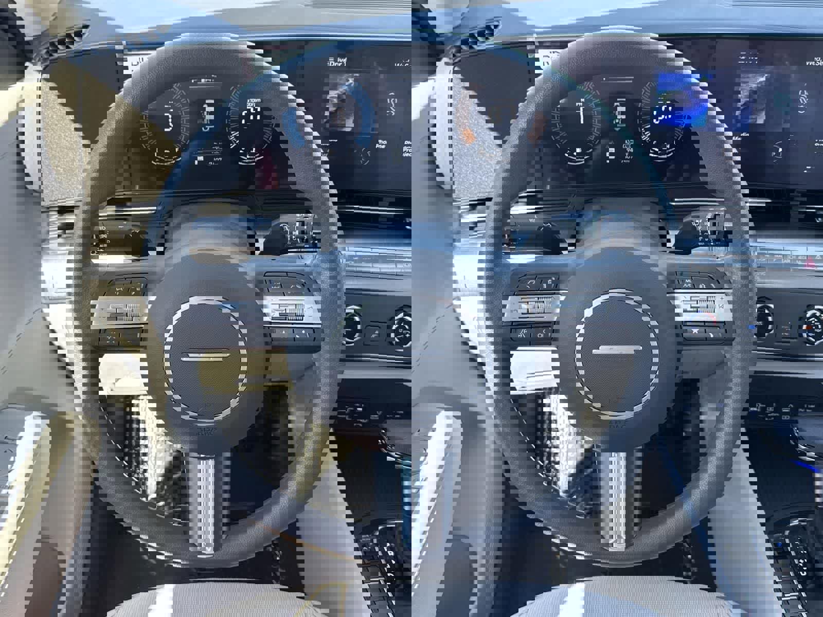 Certified 2025 Hyundai Kona SE image 9