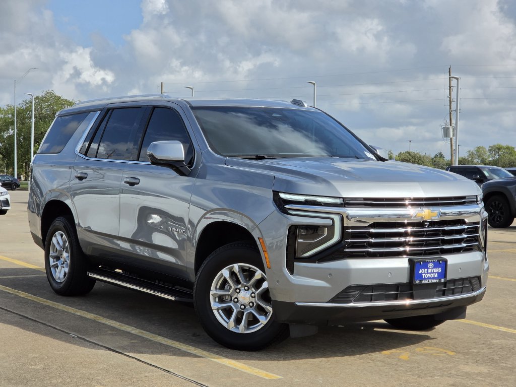 Used 2025 Chevrolet Tahoe LT RWD image 2