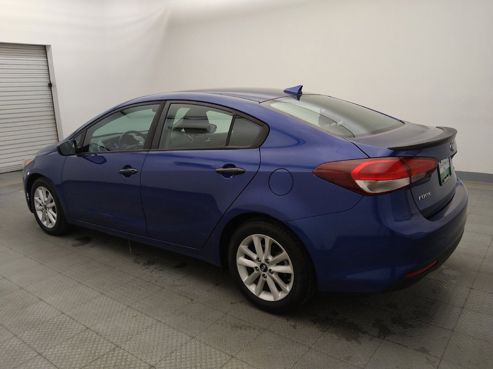 Used 2017 Kia Forte S FWD image 3