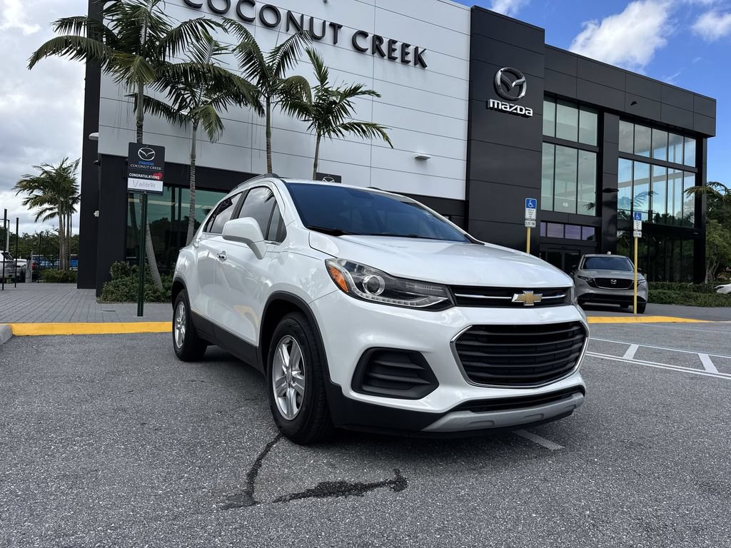 Used 2019 Chevrolet Trax LT w/ LT Convenience Package FWD image 30