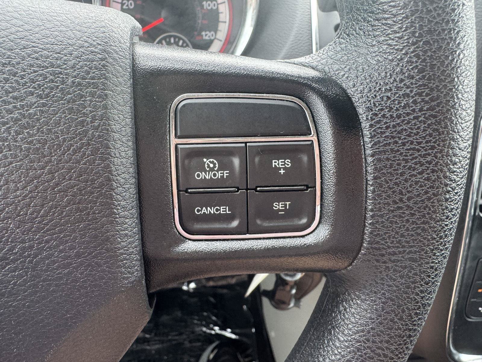 Used 2019 Dodge Grand Caravan SE w/ UConnect Hands-Free Group FWD image 16