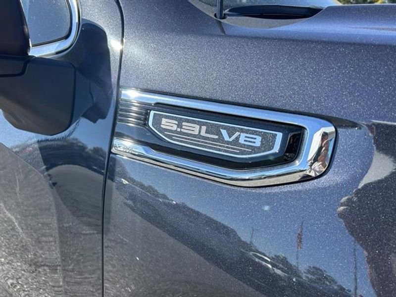 Used 2025 GMC Sierra 1500 SLT AWD/4WD image 9