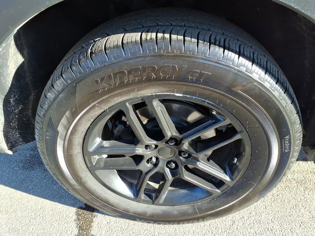 Used 2025 Ford Explorer Active image 11