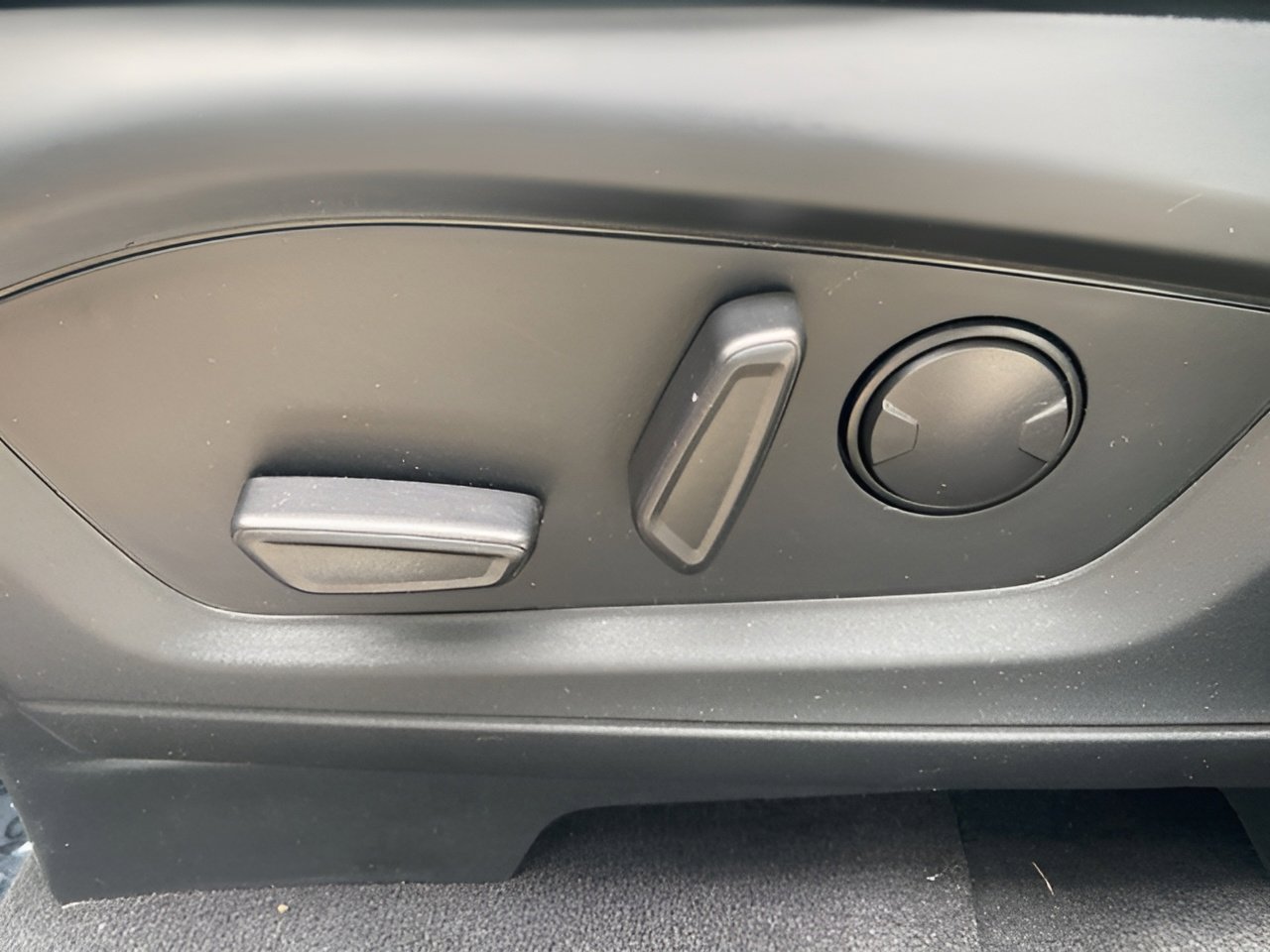 Certified 2023 Ford Explorer Limited image 10