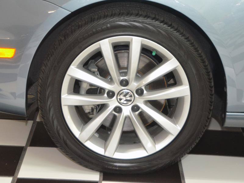 Used 2015 Volkswagen Eos Komfort FWD image 12