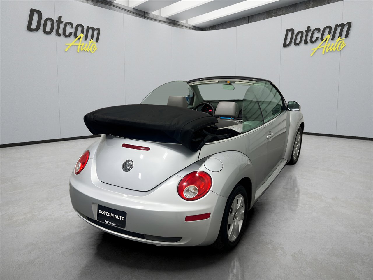 Used 2007 Volkswagen Beetle Convertible w/ Package 1 image 26