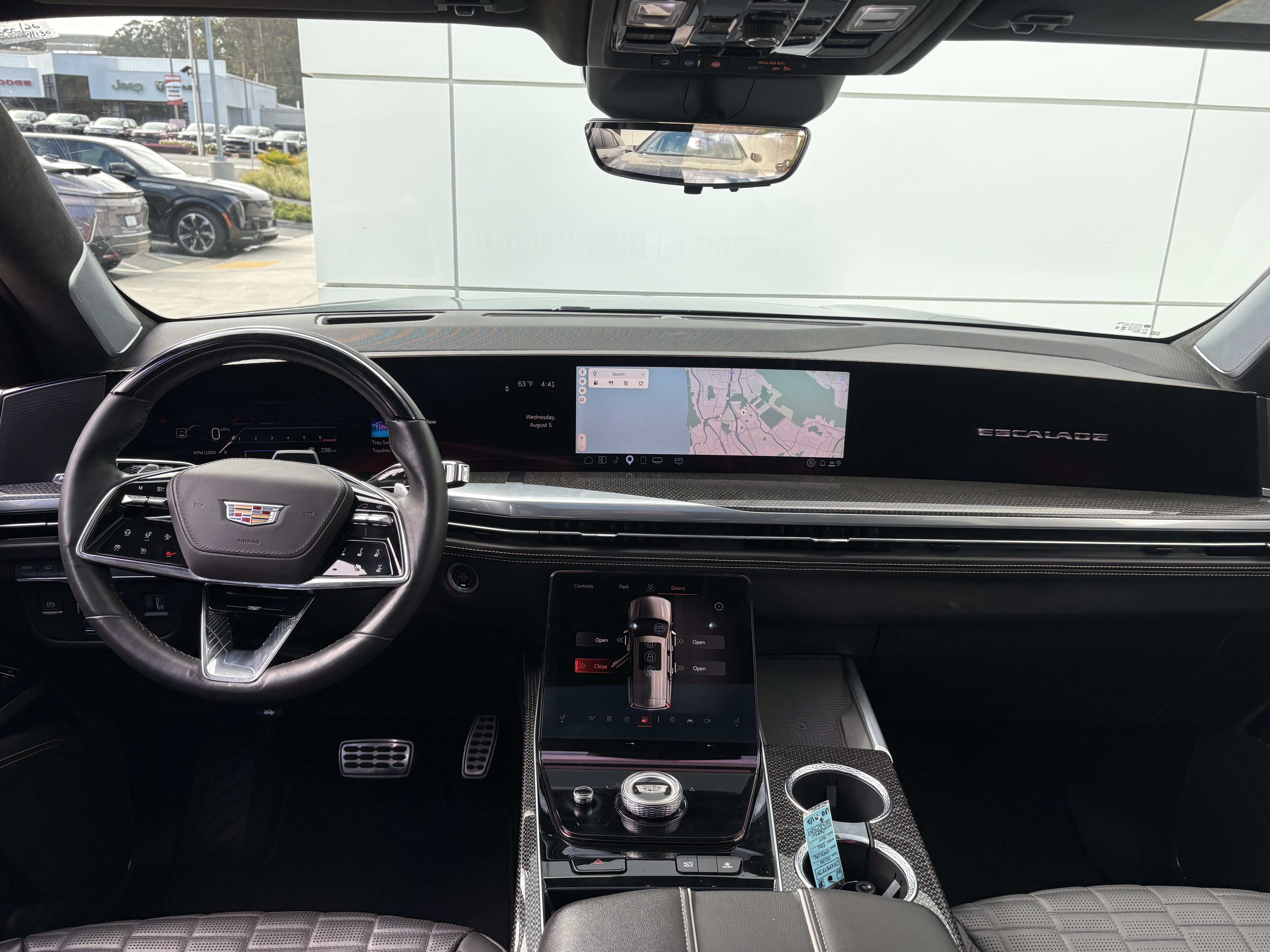 Used 2025 Cadillac Escalade ESV V AWD/4WD image 23