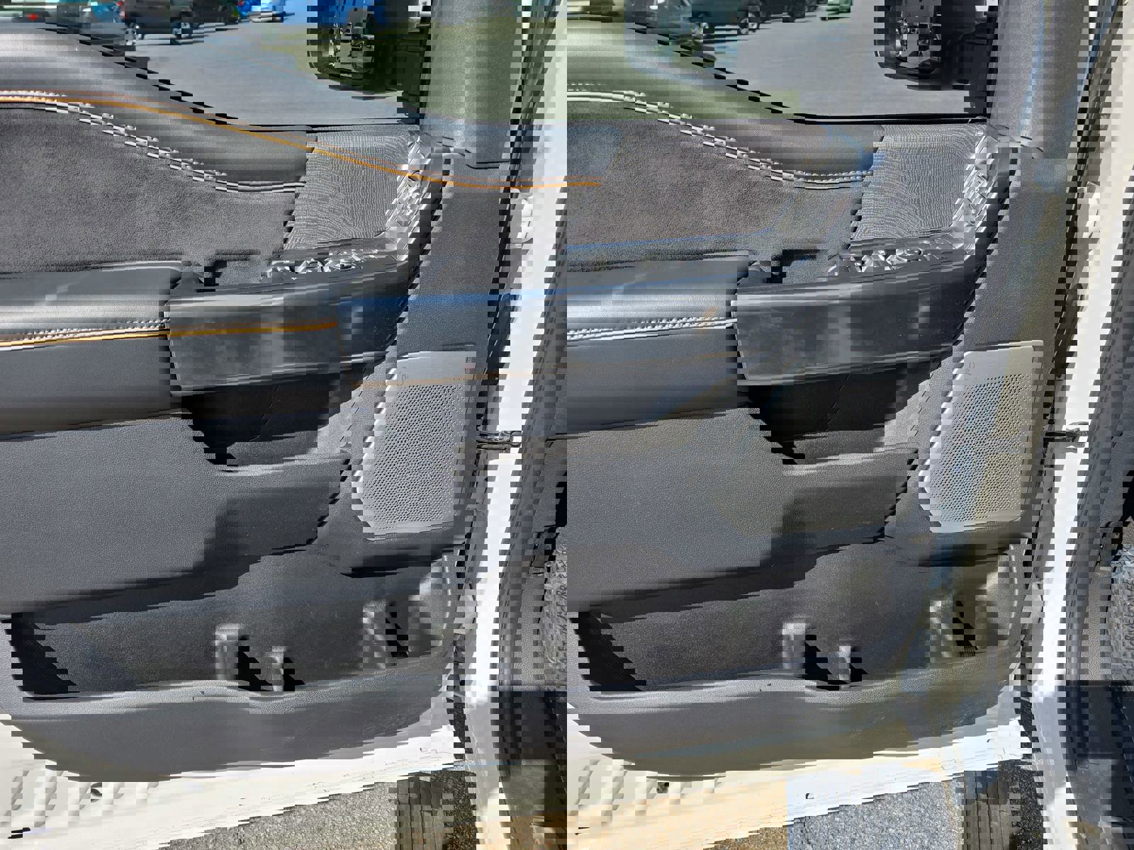 Used 2024 Ford F350 Platinum w/ FX4 Off-Road Package image 29