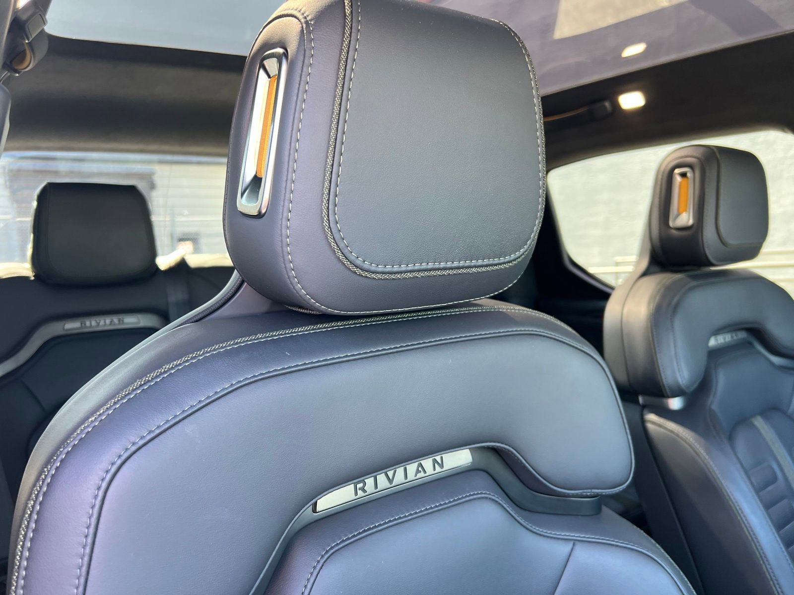 Used 2022 Rivian R1T Adventure image 54