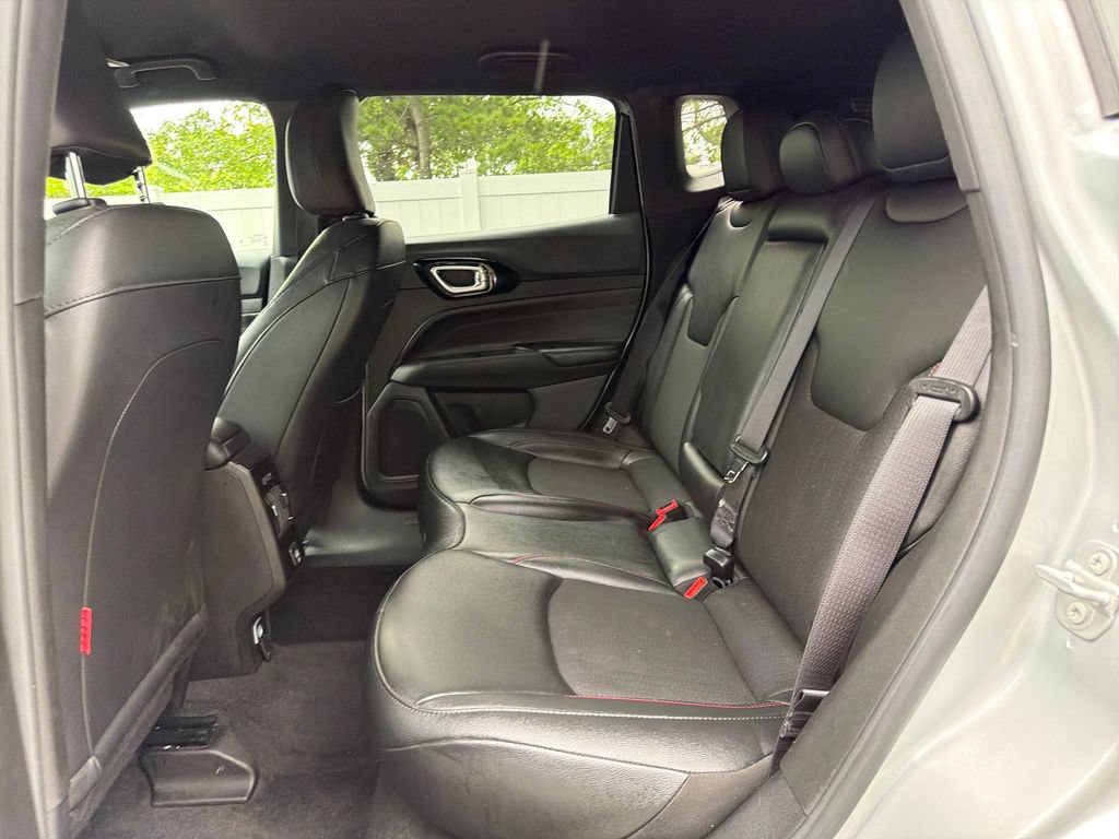 Used 2025 Jeep Compass Trailhawk AWD/4WD image 26