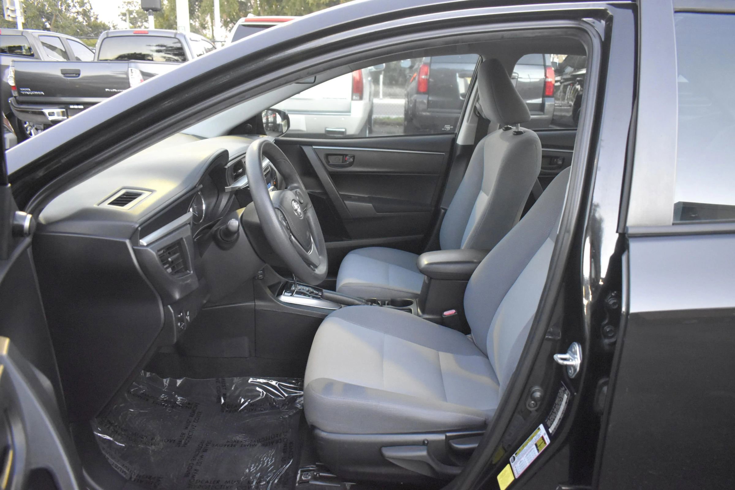 Used 2015 Toyota Corolla L image 9