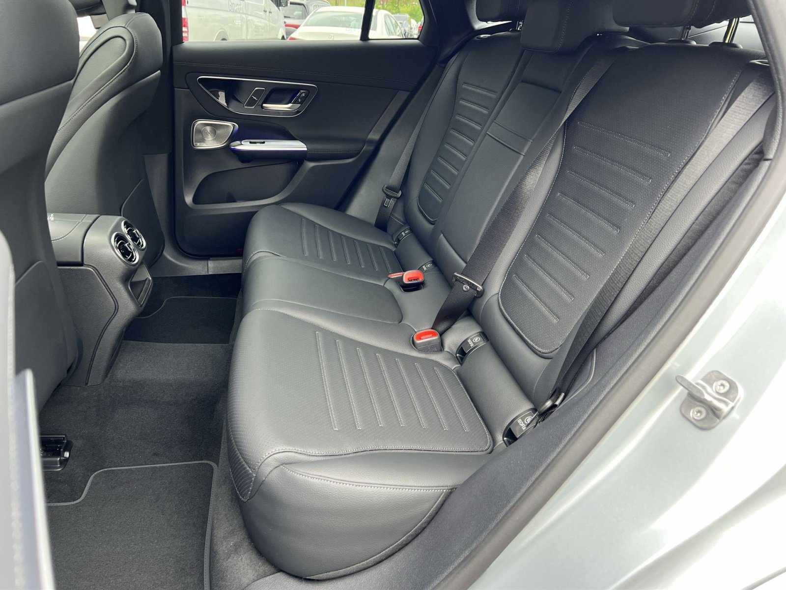 Used 2026 Mercedes-Benz GLC 300 4MATIC image 29