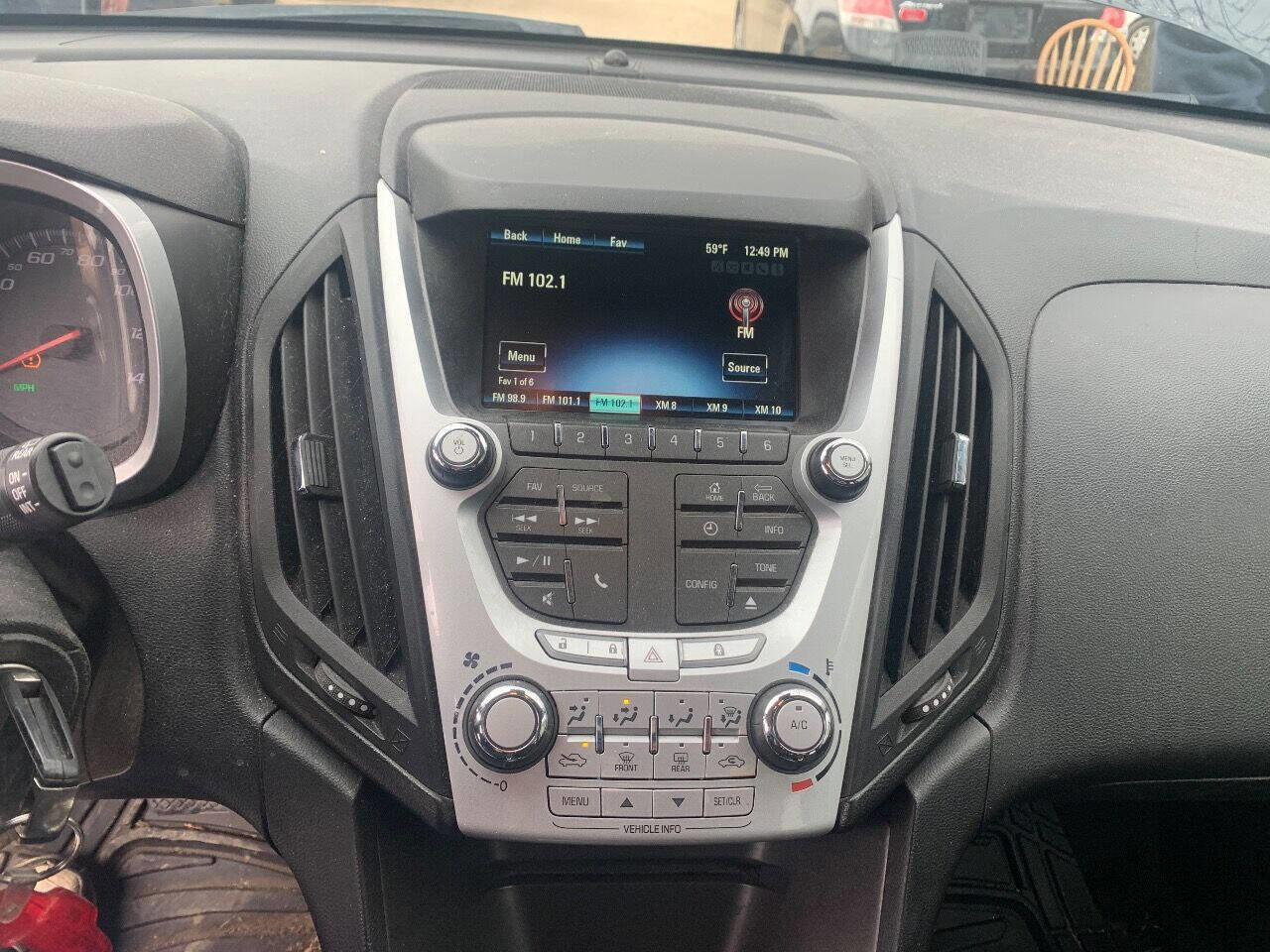 Used 2015 Chevrolet Equinox LT w/ Driver Convenience Package image 11