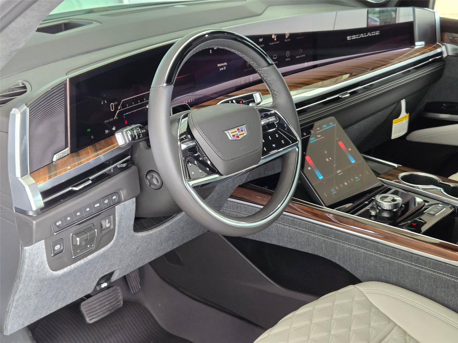 New 2026 Cadillac Escalade ESV Platinum Sport w/ LPO, Floor Liner Package AWD/4WD image 10
