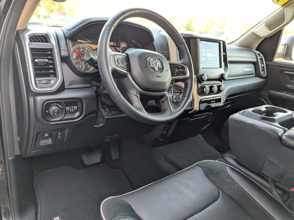 Used 2019 RAM 1500 Laramie AWD/4WD image 2