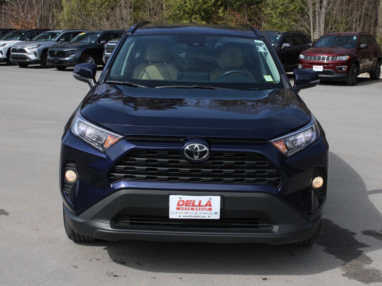 Used 2021 Toyota RAV4 XLE Premium image 2