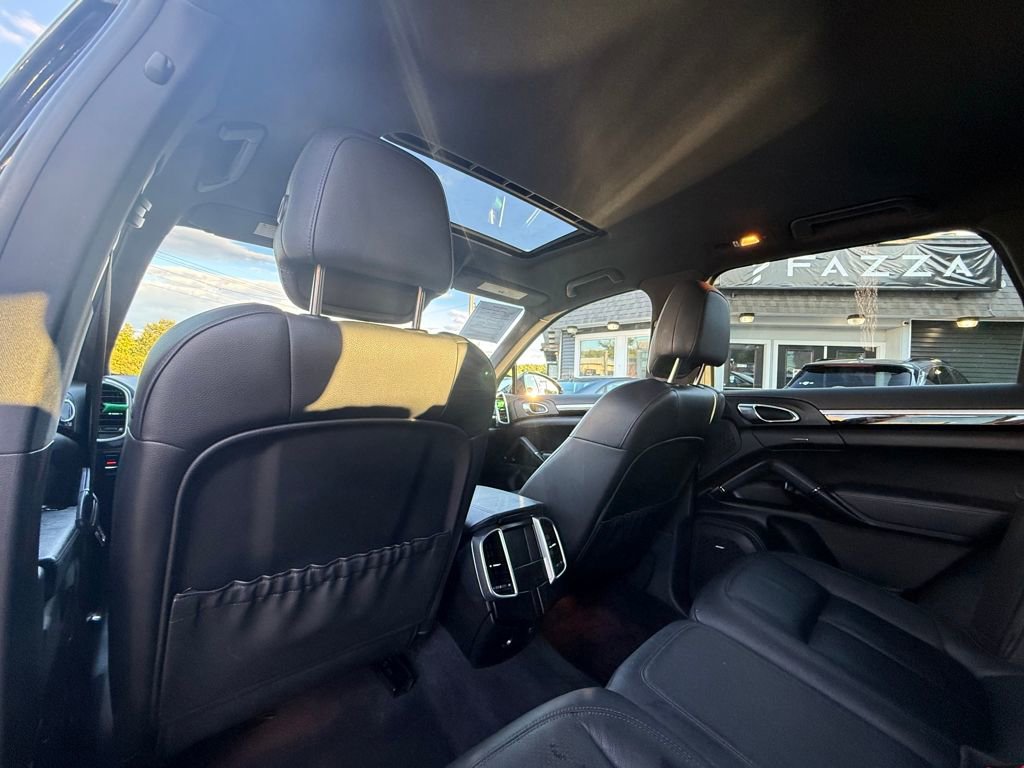 Used 2015 Porsche Cayenne S image 16