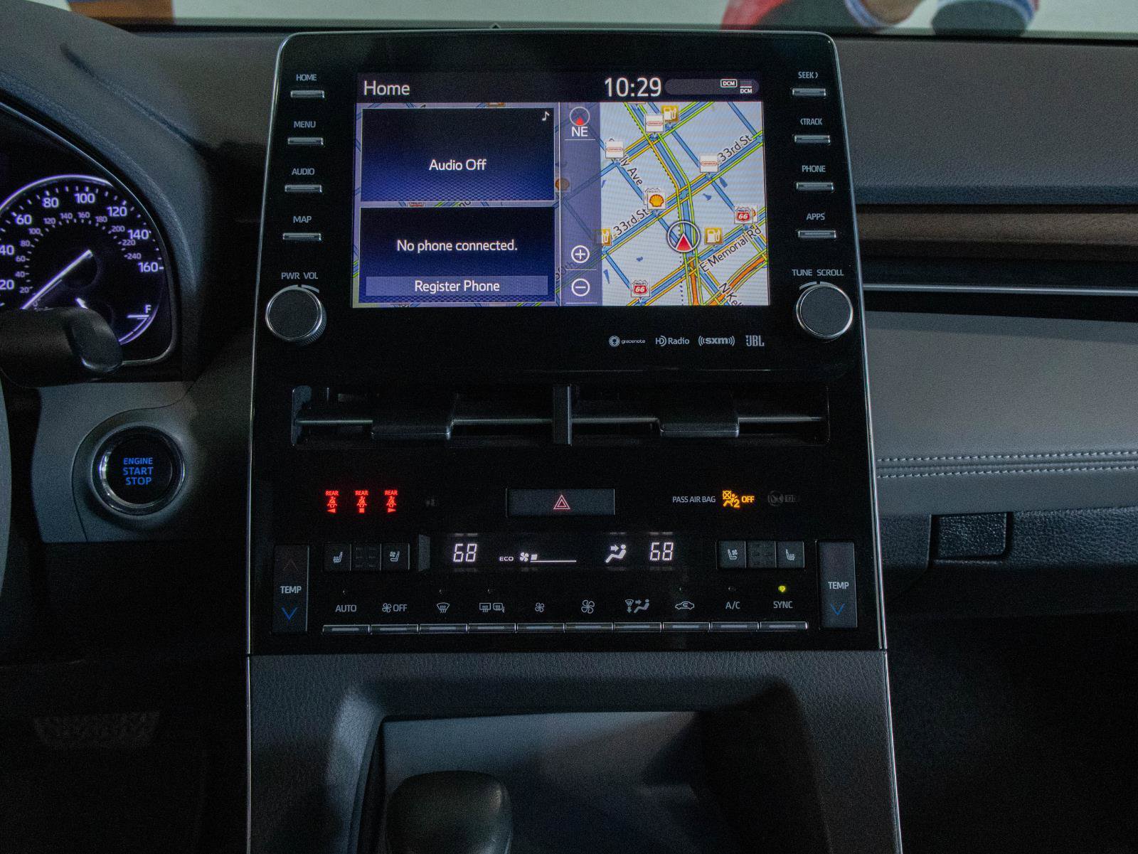 Used 2019 Toyota Avalon Limited image 4