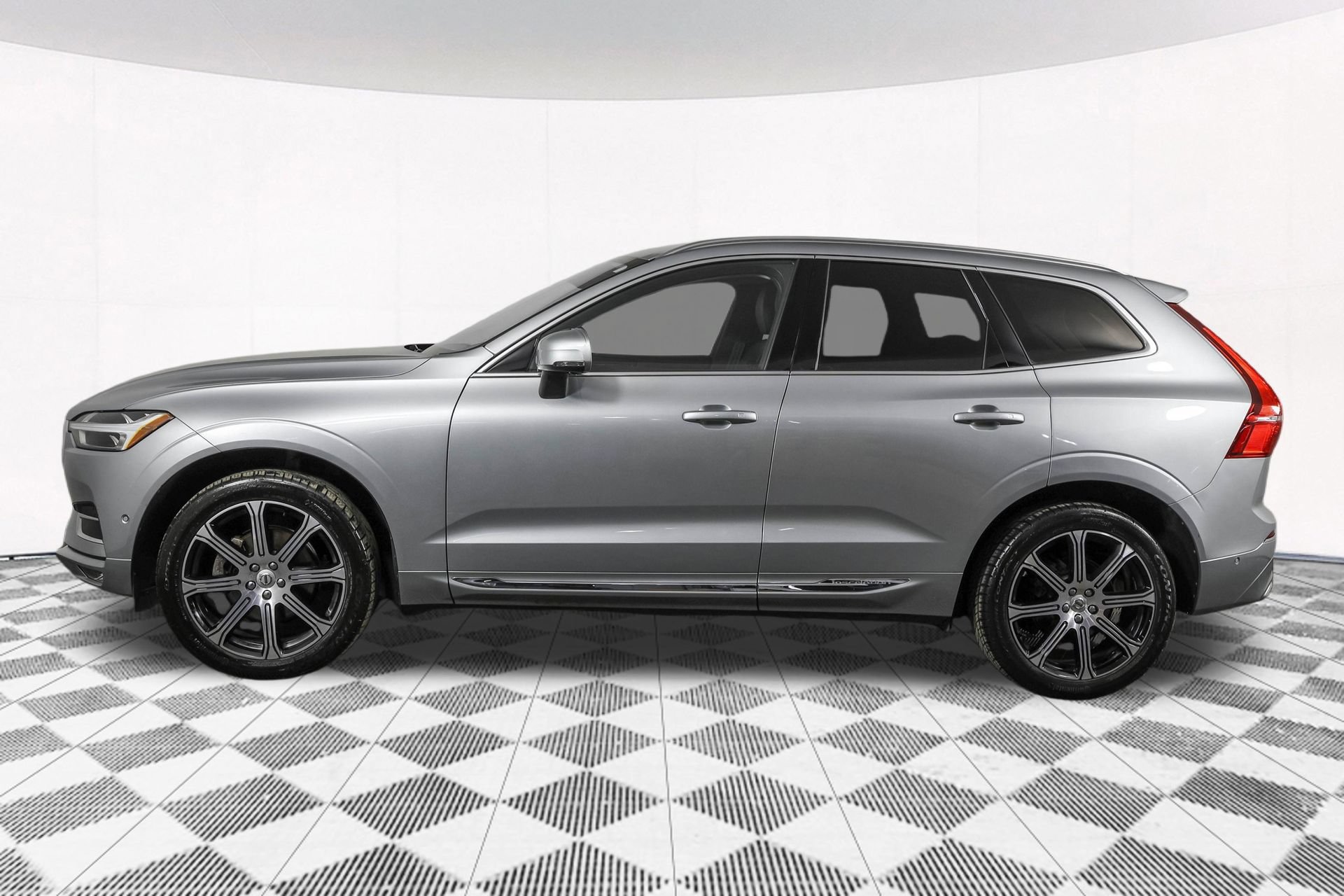 Used 2018 Volvo XC60 T5 Inscription w/ Convenience Package AWD/4WD image 18