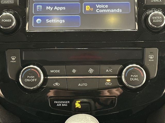 Used 2015 Nissan Rogue SV w/ SV Premium Package image 16