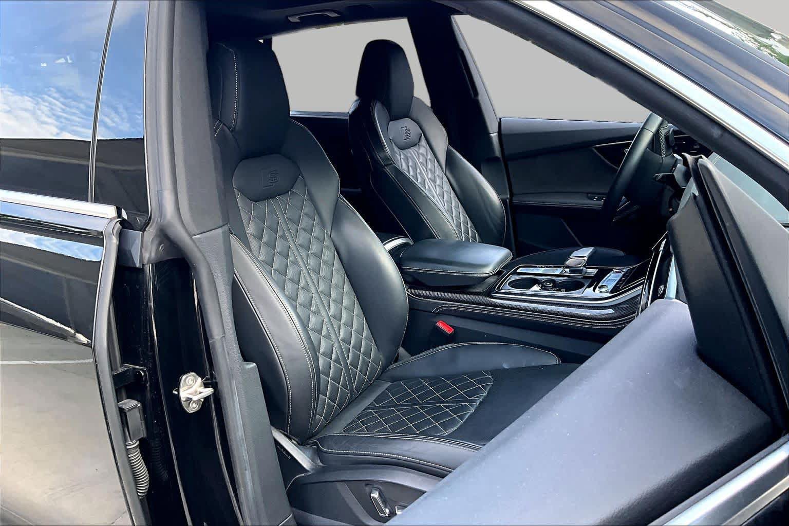 Used 2023 Audi SQ8 Prestige AWD/4WD image 9