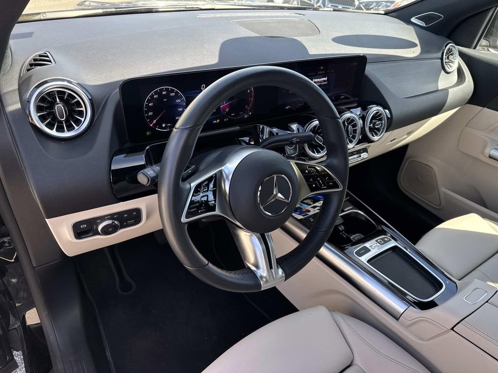 Used 2025 Mercedes-Benz GLA 250 image 18