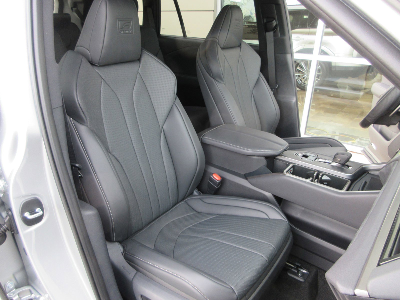 New 2025 Lexus TX 500h AWD image 24