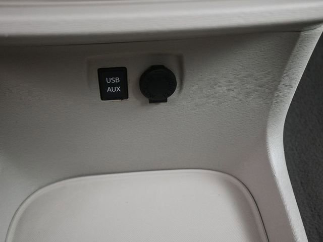 Used 2013 Toyota Sienna LE image 9