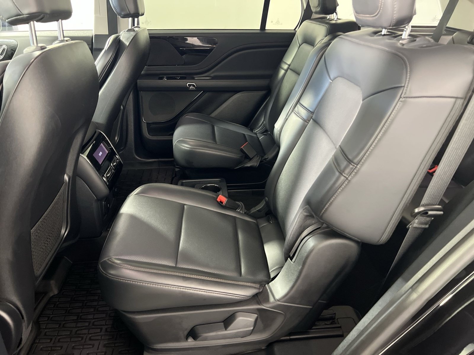 Used 2025 Lincoln Aviator AWD image 26