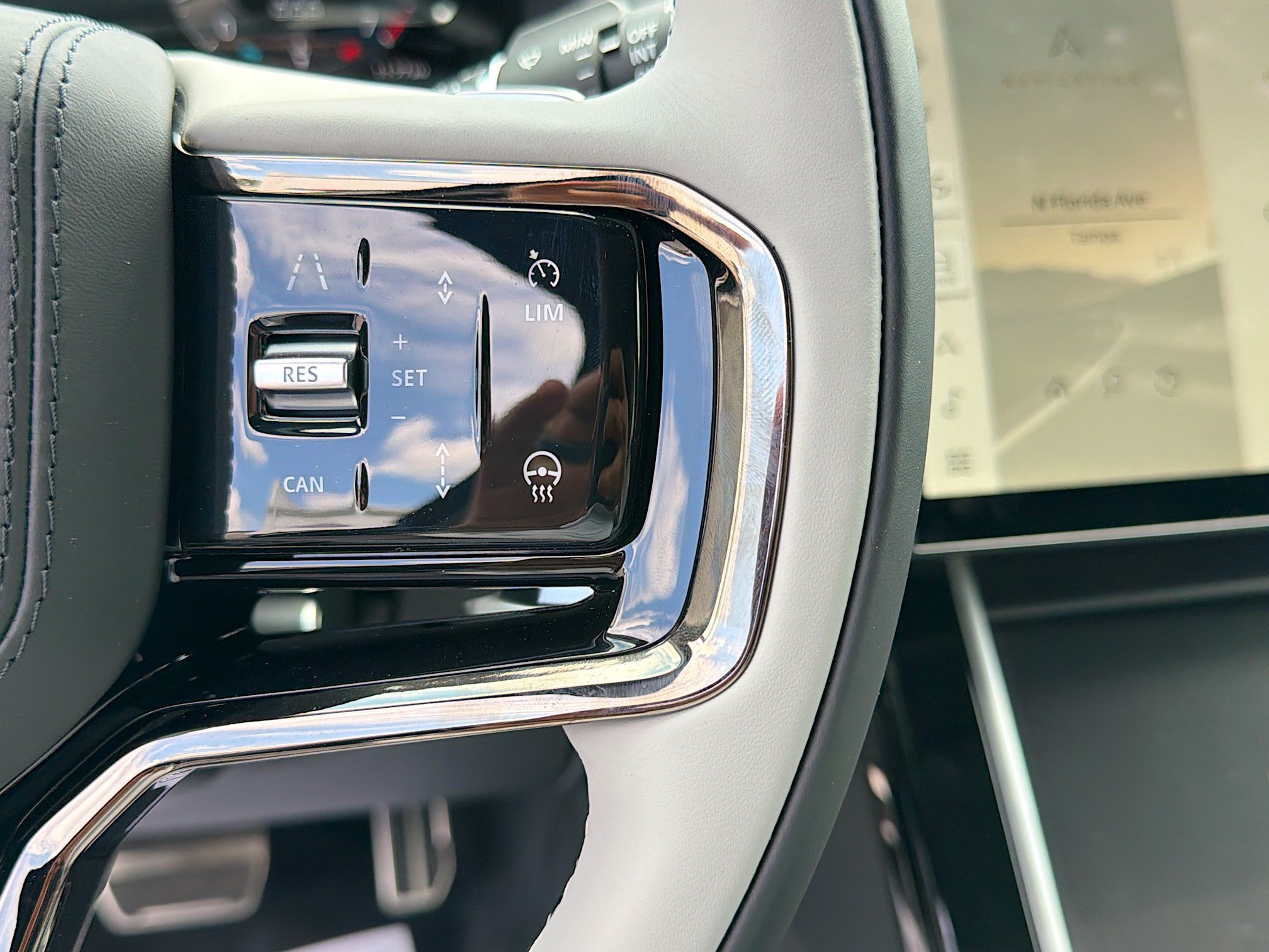 New 2026 Land Rover Range Rover Velar Belgravia AWD/4WD image 37
