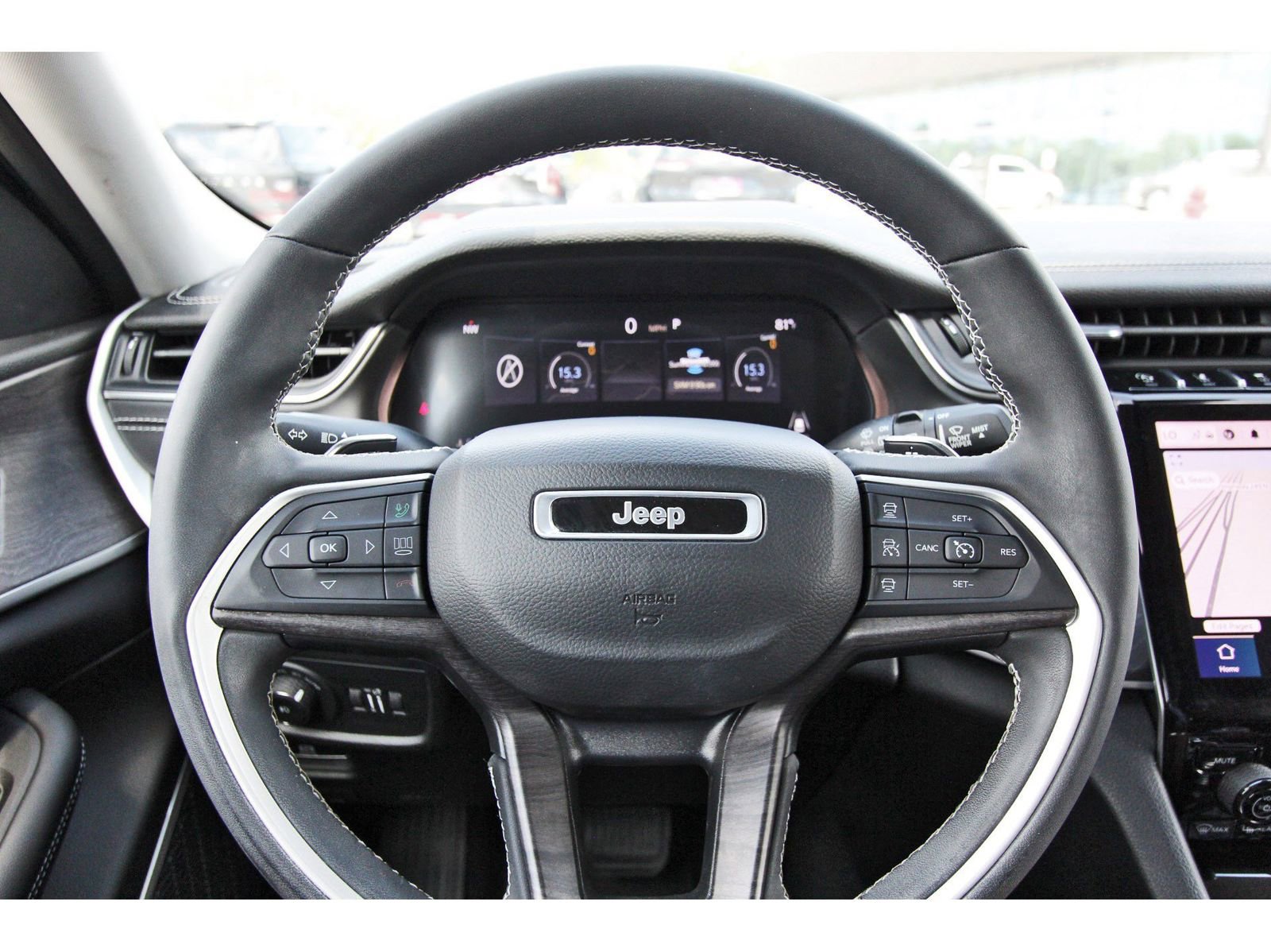 Used 2023 Jeep Grand Cherokee L Limited w/ Luxury Tech Group II image 15