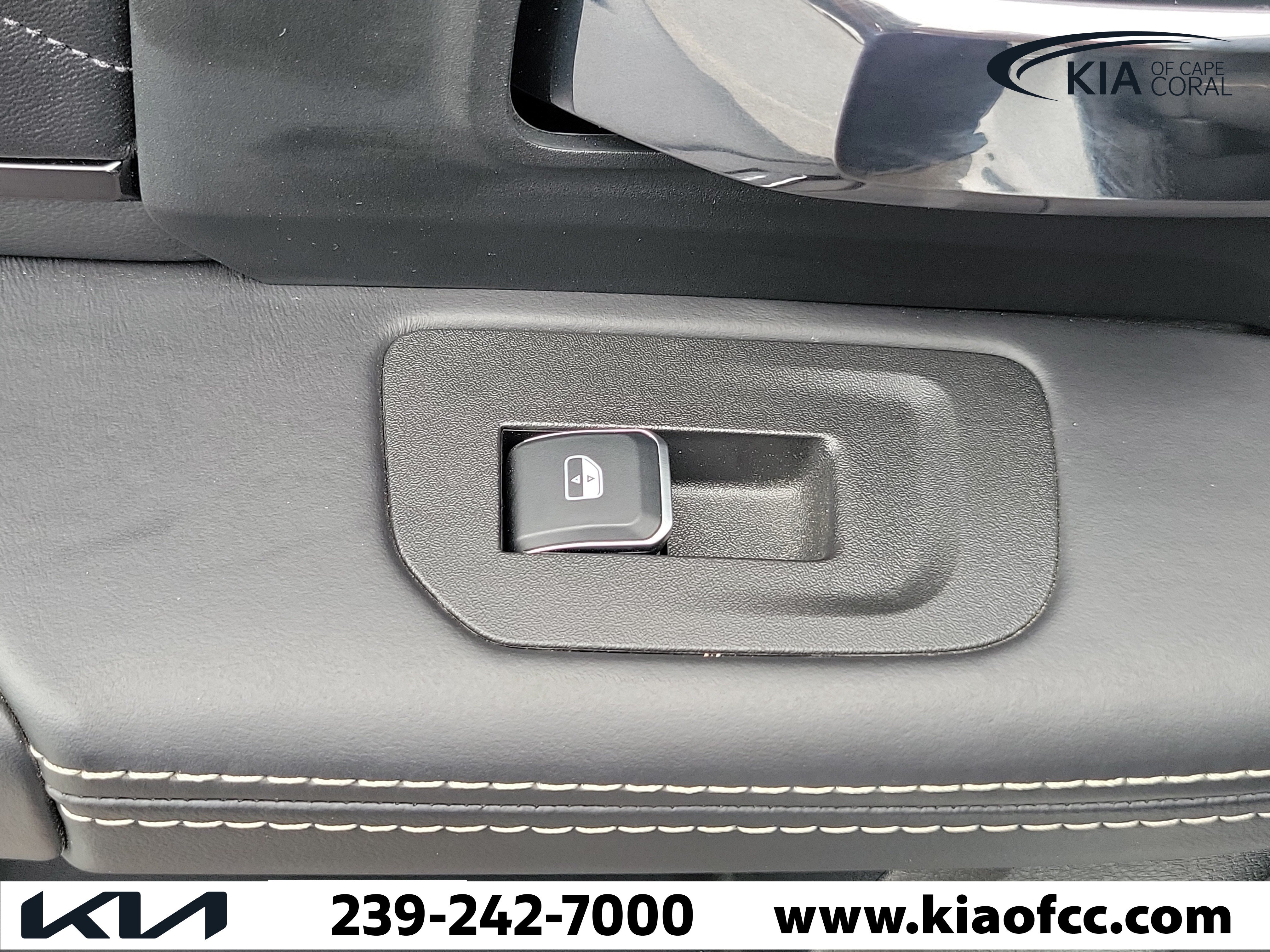 Used 2025 RAM 2500 Limited AWD/4WD image 14