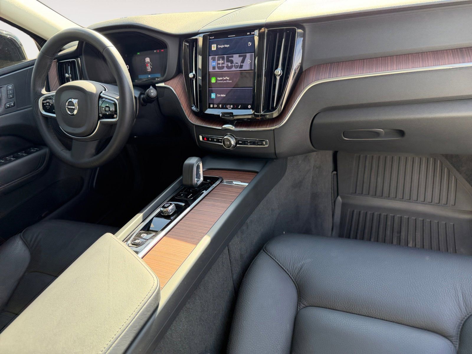 Used 2024 Volvo XC60 B5 Plus w/ Protection Package Premier image 10