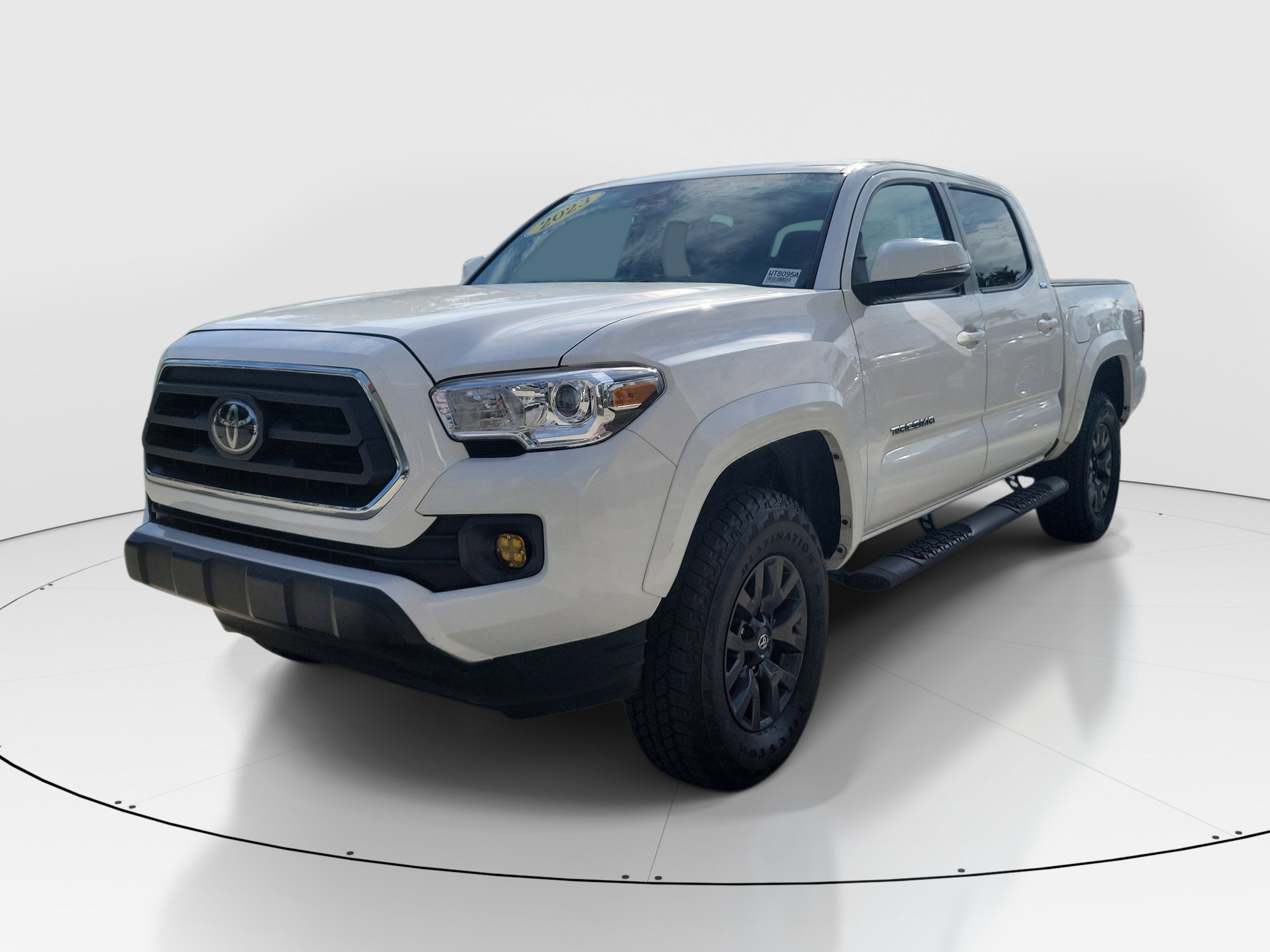 Used 2023 Toyota Tacoma SR5 AWD/4WD image 3