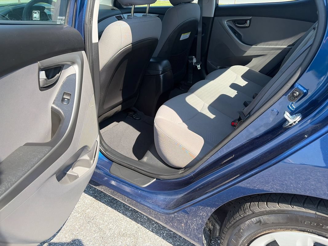 Used 2016 Hyundai Elantra SE FWD image 11