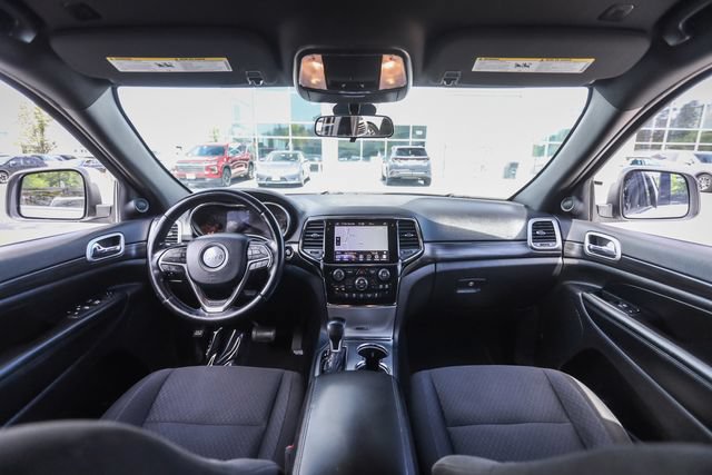 Used 2020 Jeep Grand Cherokee Laredo AWD/4WD image 21