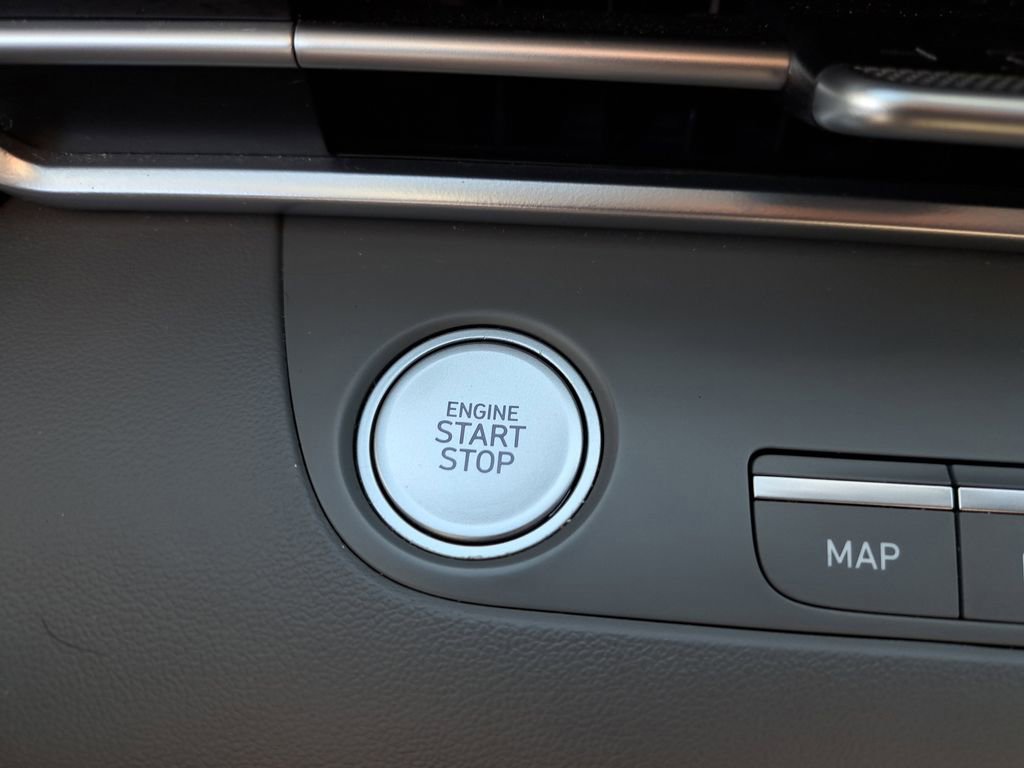 Used 2023 Hyundai Elantra SEL w/ Convenience Package image 25