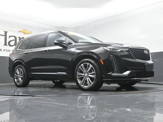 Used 2025 Cadillac XT6 Premium Luxury AWD/4WD image 2