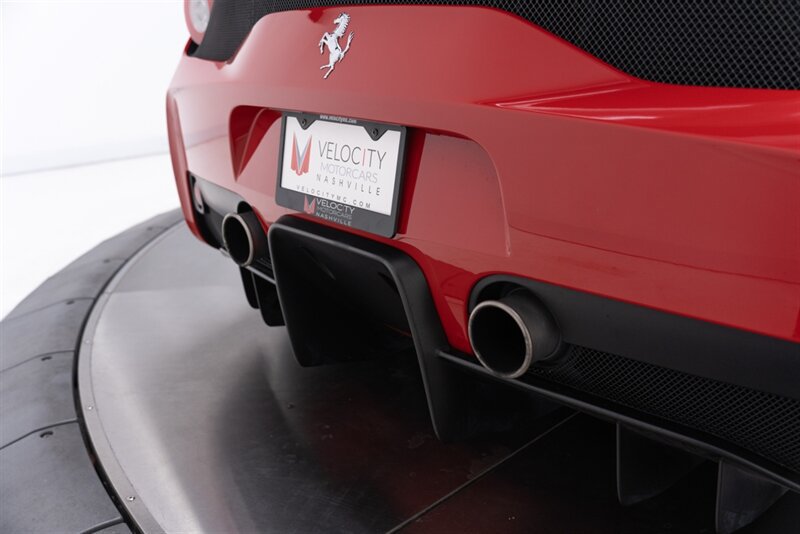 Used 2015 Ferrari 458 Speciale Coupe RWD image 31