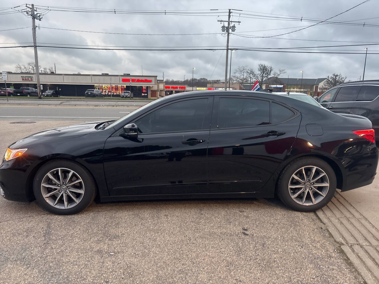 Used 2018 Acura TLX w/ Technology Package FWD image 7