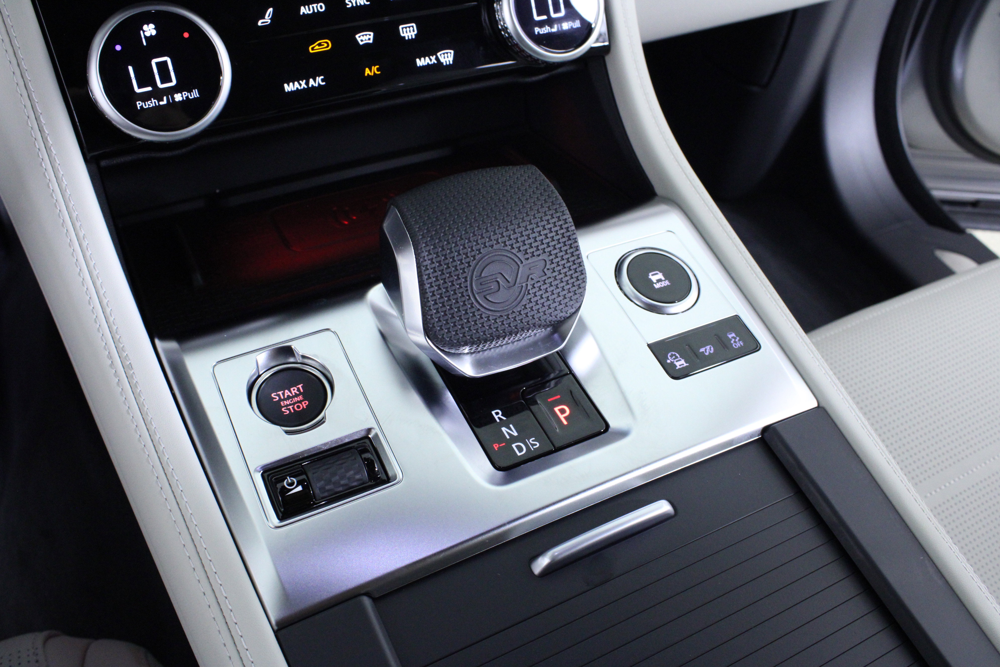 New 2026 Jaguar F-PACE SVR 575 Edition image 22