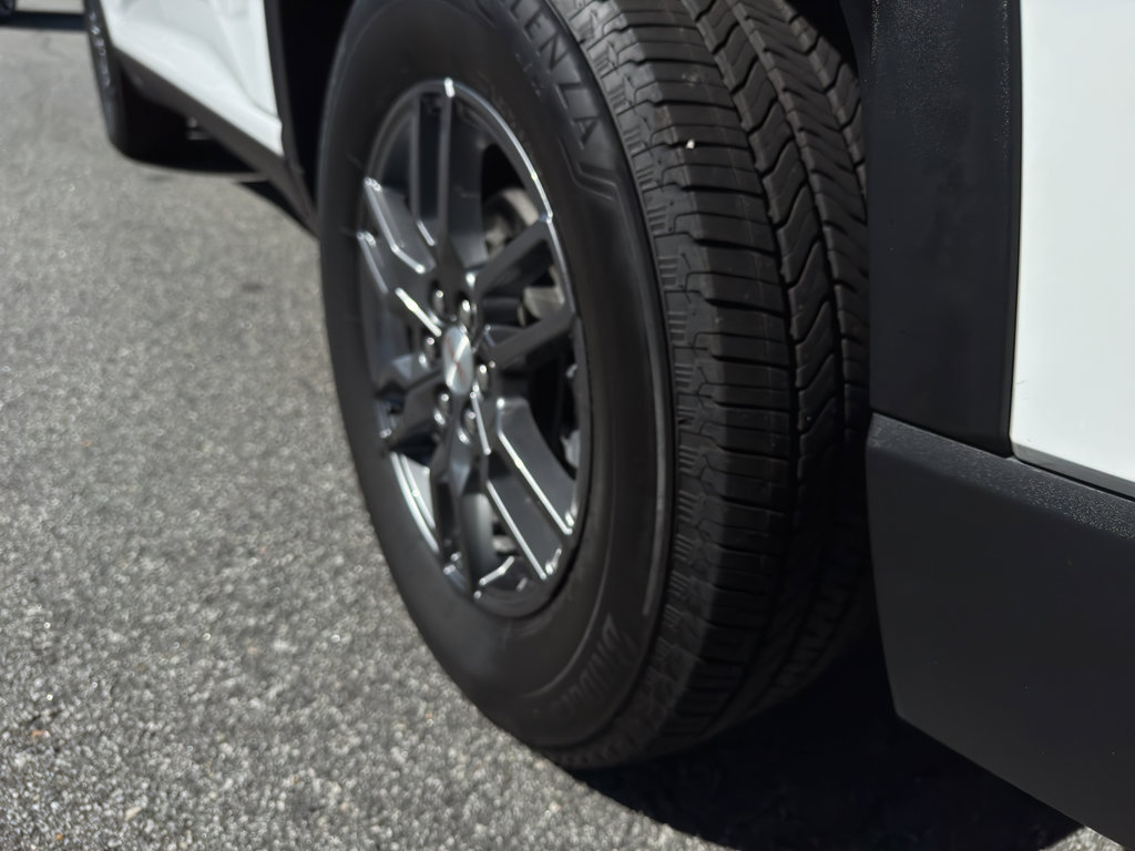 Used 2025 GMC Acadia Elevation image 10